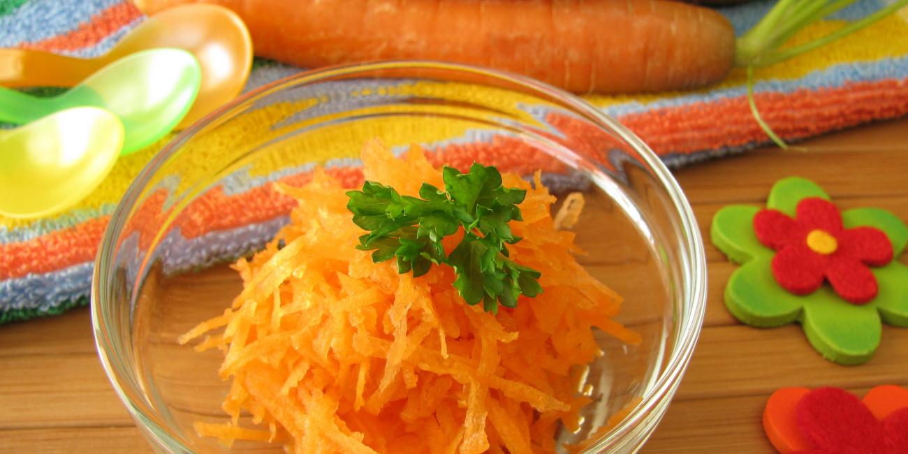 Grated carrot salad